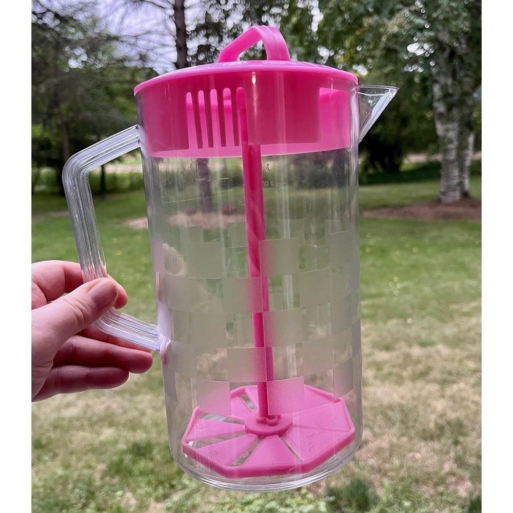 Pampered Chef Pink Quick Stir Pitcher 2 Quart Clear Checkerboard Used USA 2000s